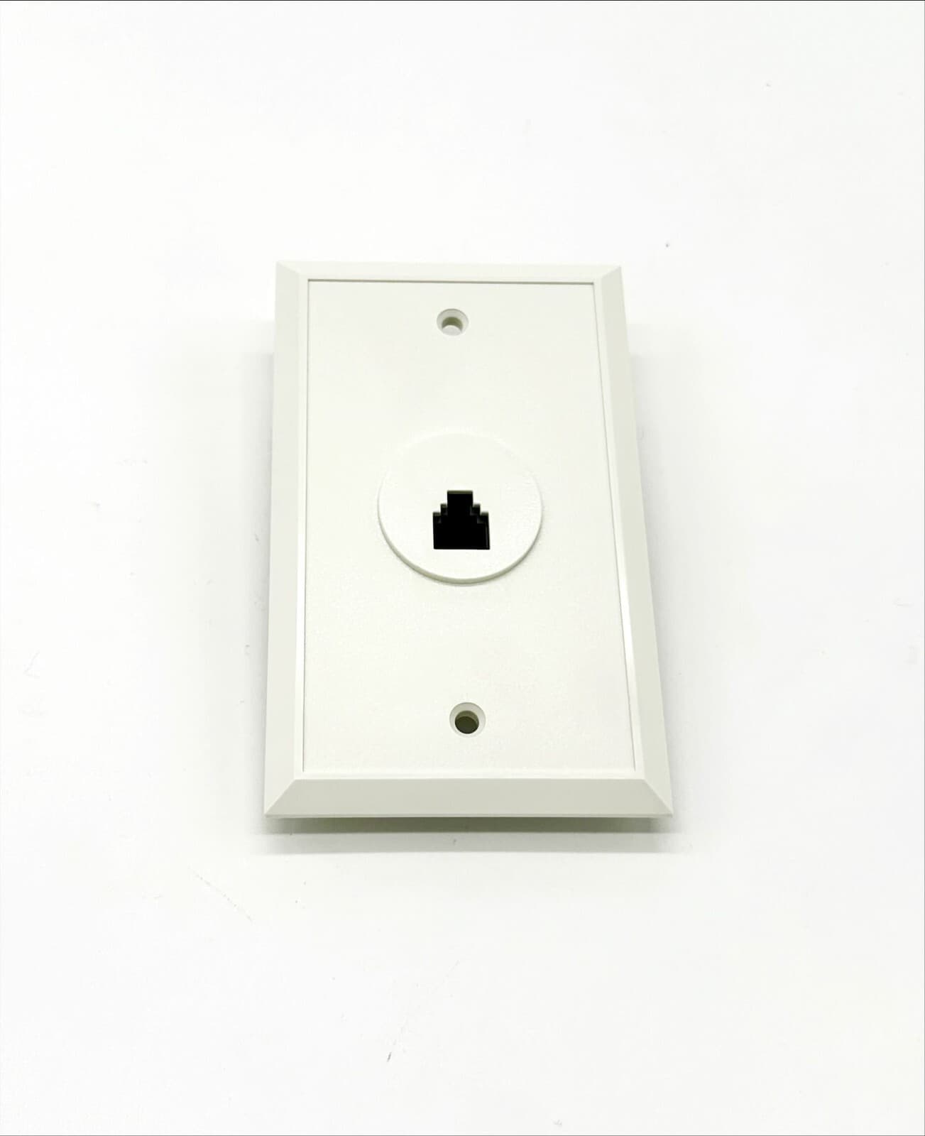 100-units min. Premier  Flush Mount Jack Four Conductor White.  The Plate Includes A One-piece Unit With A Single Jack And Mounting Screws.  A Spring Loaded Door Protects Jack From Contaminents. - PT-625B4E-4-85